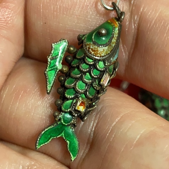 🖤VTG💕Articulate Fish silver earrings - Picture 7 of 10